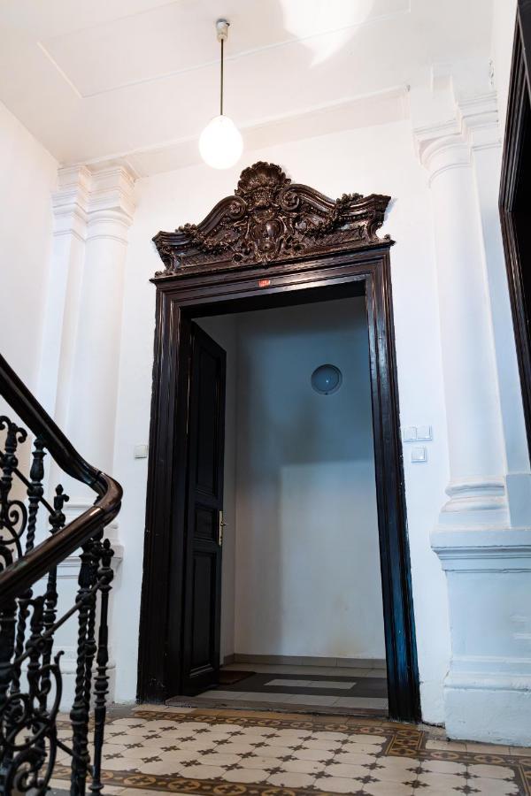 Emperors Elegance Suite Прага Екстериор снимка