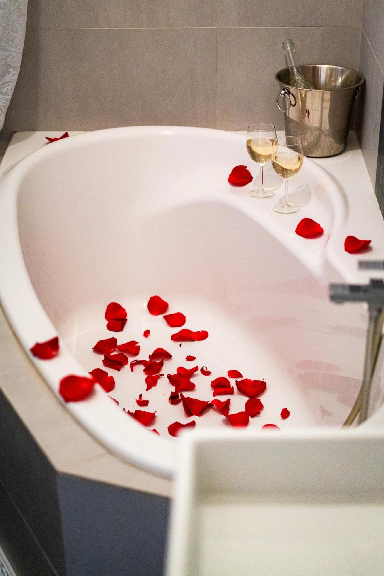 Emperors Elegance Suite Прага Екстериор снимка